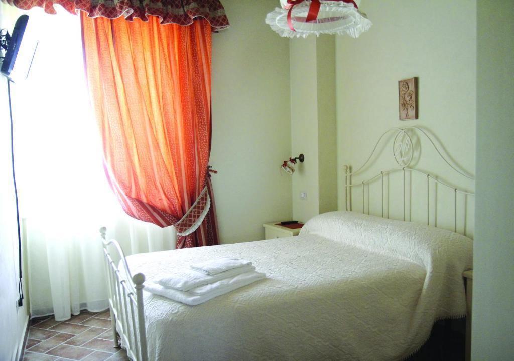Agriturismo San Lorenzo Serre Di Rapolano Zimmer foto